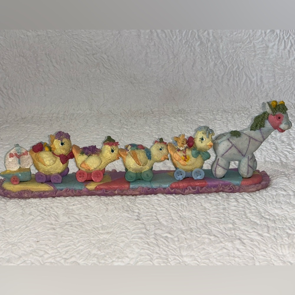 Nursery Giraffe Chick Ducks Train Resin Figurine Shelf Decoration
